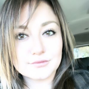 Meet your Posher, Dominique